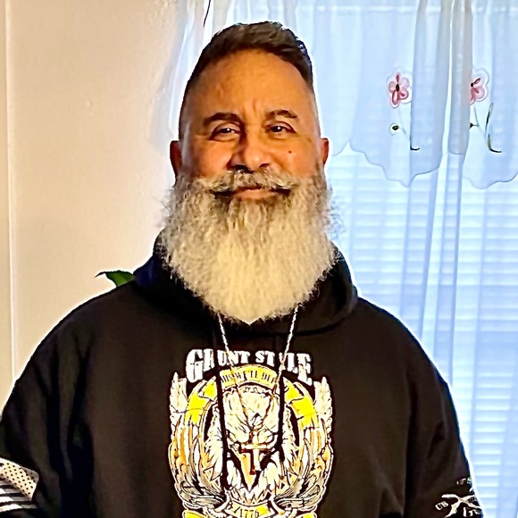 Meet your Posher, Luis - Picture 9 of 12